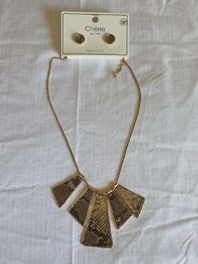 Gold Snake-Texture Statement Necklace & Earring Set, 18 inch, Trendy, New